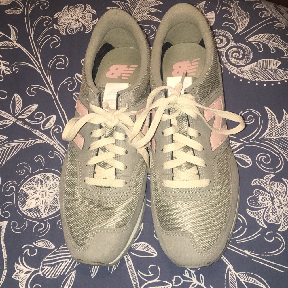 New Balance 620
